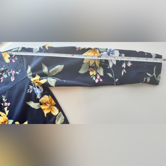 Alfred Dunner Beaded Floral Print
Button Down Jacket Size 6 Petite - Picture 9 of 10